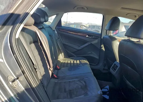 2013 Volkswagen Passat Sel z USA, uszkodzony, nr VIN 1VWCN7A30DC124089